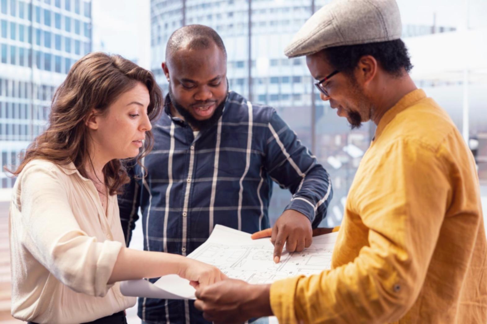 Espace de travail solvethriax dédié aux analyses financières approfondies, avec bureau ergonomique, écrans multiples et atmosphère calme propice à la concentration